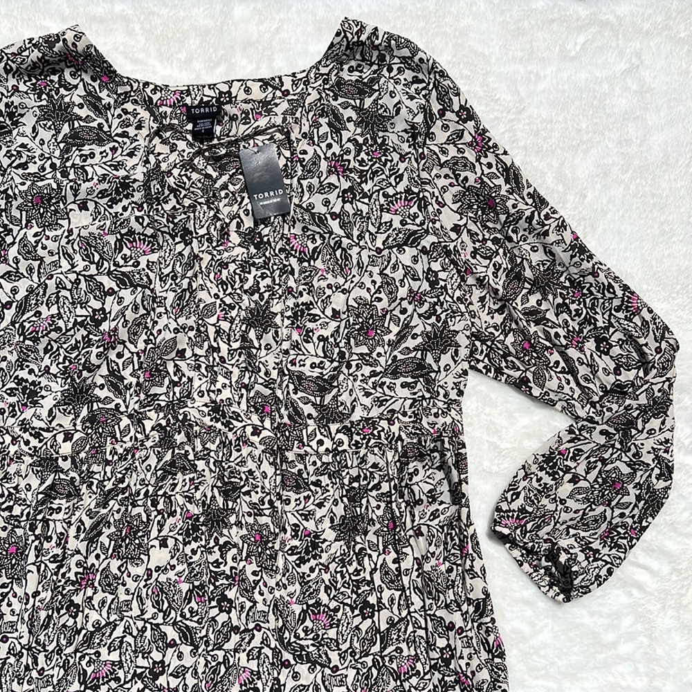 NWT Torrid Floral Paisley Top
